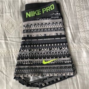 Women’s Nike Pro Shorts XS